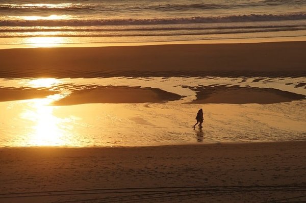 Découvrez les meilleurs spots de baignade à Parentis-en-Born : votre guide de l'été !